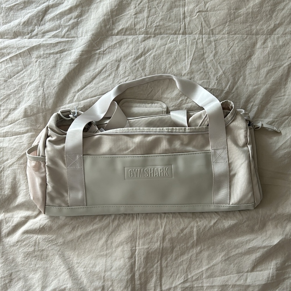 Gymshark pebble grey bag
